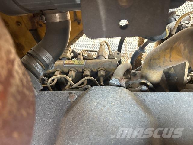 CAT D4K LGP Гусеничные бульдозеры