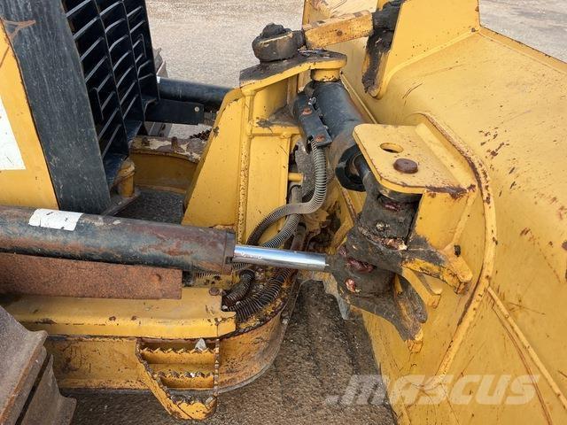 CAT D5K2 LGP Гусеничные бульдозеры