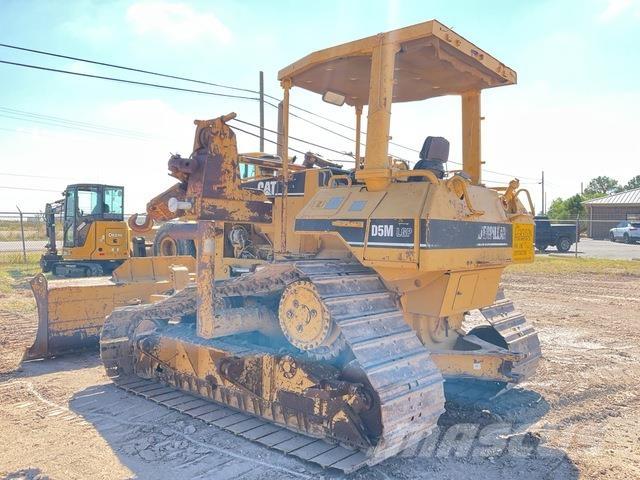 CAT D5M LPG Гусеничные бульдозеры