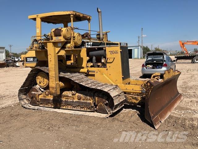 CAT D5M LPG Гусеничные бульдозеры