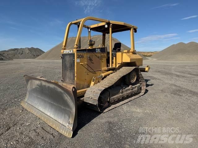 CAT D5M XL Гусеничные бульдозеры