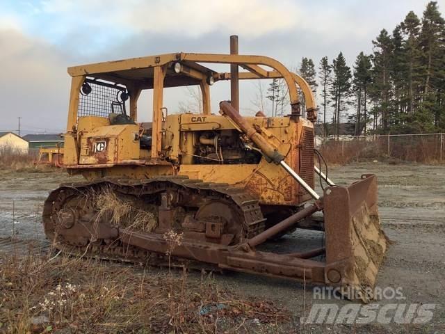 CAT D6D Гусеничные бульдозеры