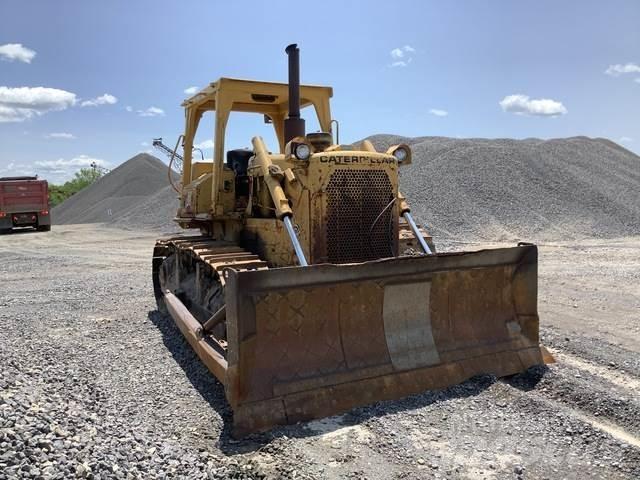 CAT D6D Гусеничные бульдозеры