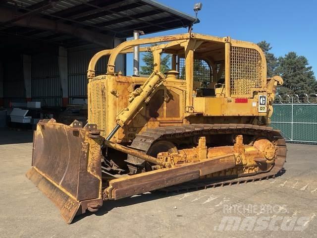 CAT D7 Гусеничные бульдозеры