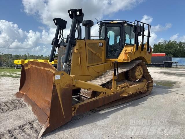 CAT D7 Гусеничные бульдозеры