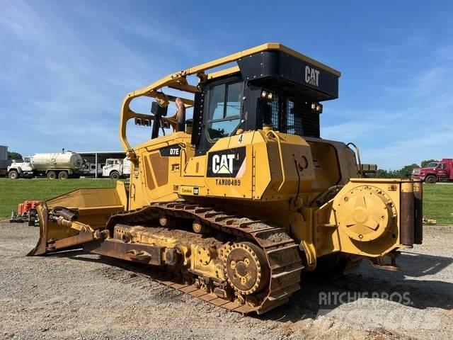 CAT D7E Гусеничные бульдозеры