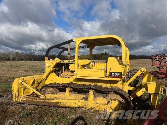 CAT D7F Гусеничные бульдозеры