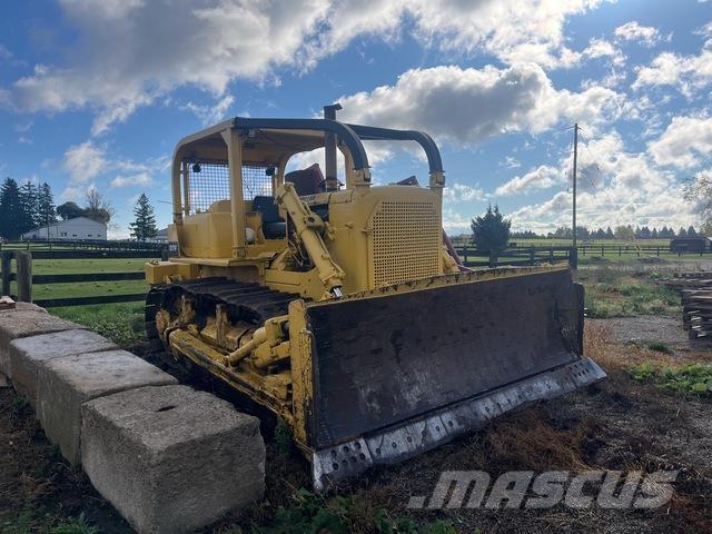 CAT D7F Гусеничные бульдозеры