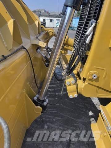 CAT D8GC Гусеничные бульдозеры