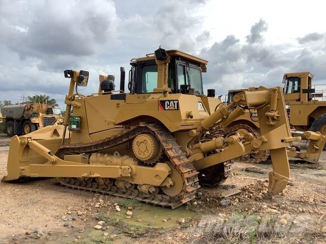 CAT D8T Гусеничные бульдозеры