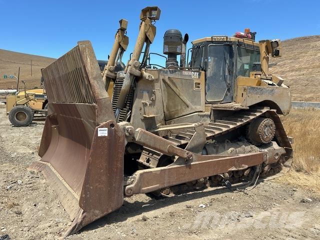 CAT D8T Гусеничные бульдозеры