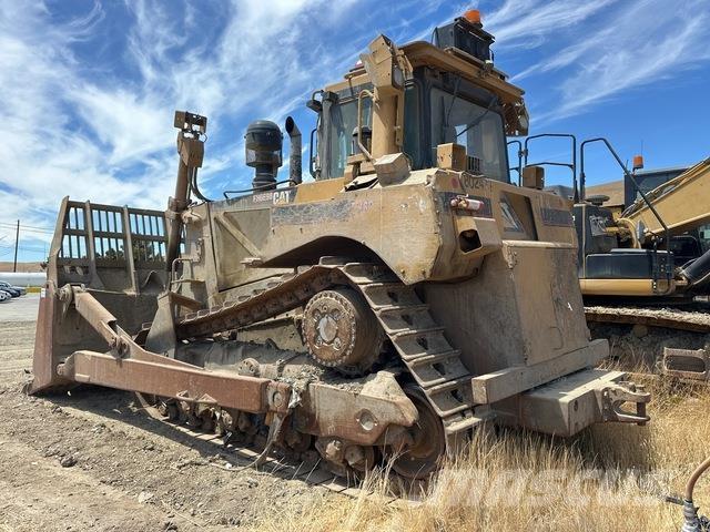 CAT D8T Гусеничные бульдозеры