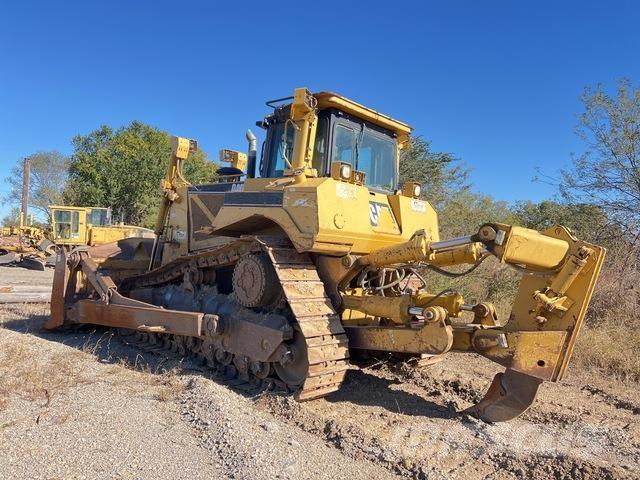 CAT D8T Гусеничные бульдозеры