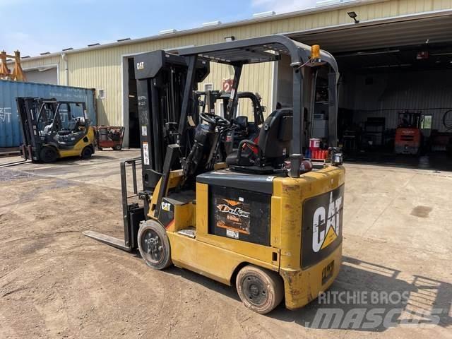 CAT E5000 Электропогрузчики