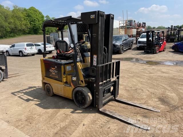 CAT E5000 Электропогрузчики