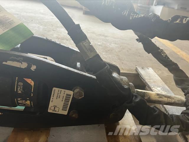 CAT H25D Гидромолоты