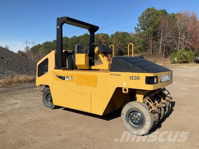 CAT PS150 Пневматические катки