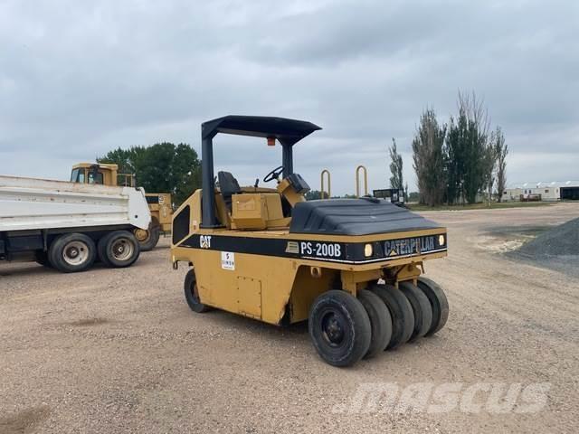 CAT PS200B Пневматические катки