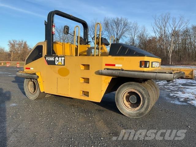 CAT PS360C Пневматические катки