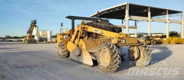 CAT RM300 Уплотнители грунта
