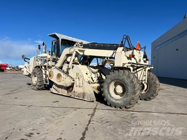 CAT RM500 Уплотнители грунта