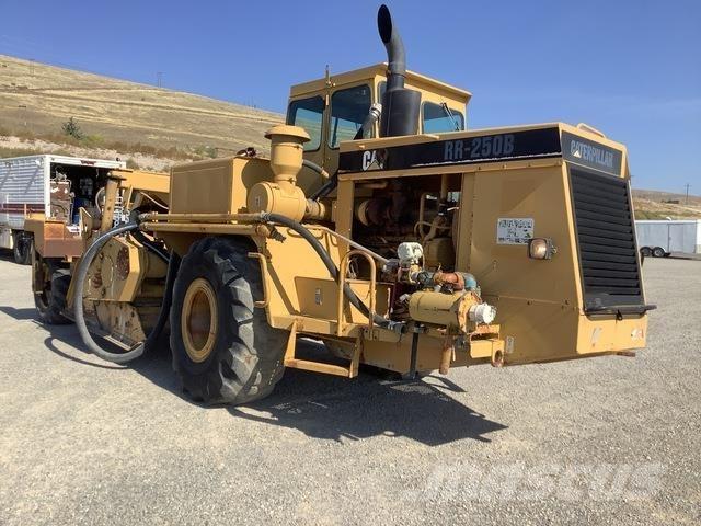 CAT RR250B Уплотнители грунта