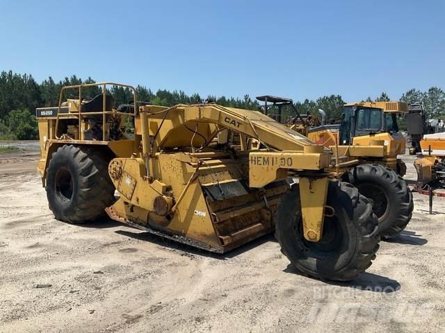 CAT SS-250 Уплотнители грунта