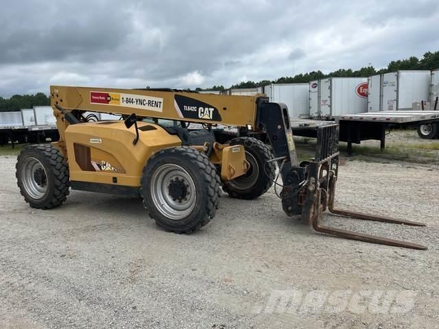 CAT TL642C Телескопические погрузчики