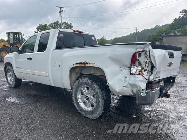 Chevrolet 1500 Бортовые фургоны