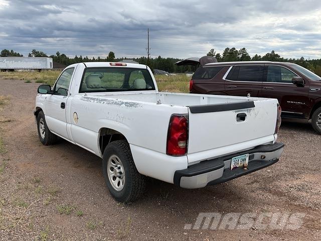 Chevrolet 1500 Бортовые фургоны