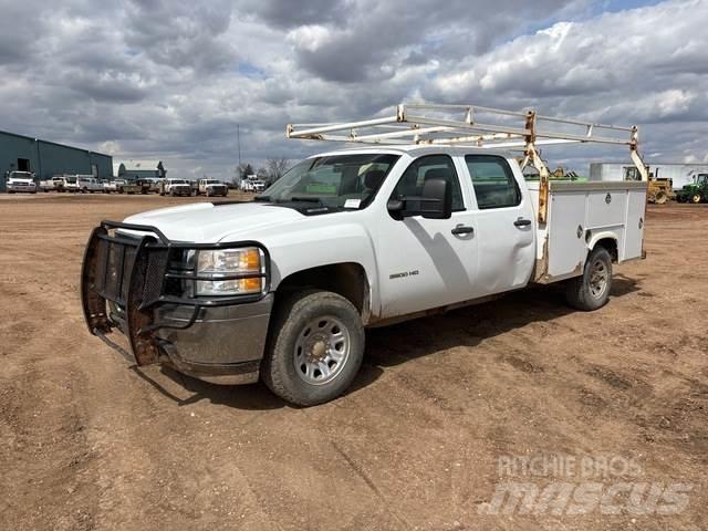 Chevrolet 3500 Бортовые фургоны