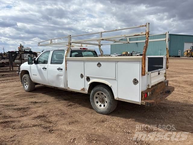 Chevrolet 3500 Бортовые фургоны