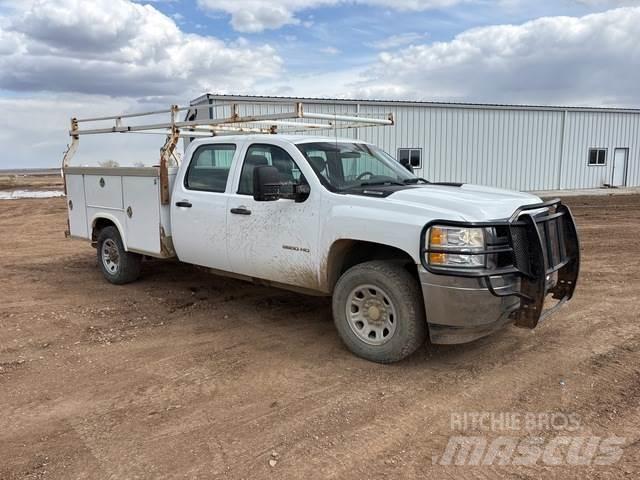 Chevrolet 3500 Бортовые фургоны