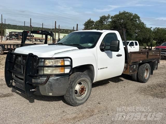 Chevrolet 3500 Грузовики-платформы/боковая разгрузка