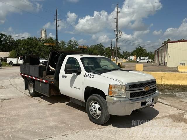 Chevrolet 3500 Грузовики-платформы/боковая разгрузка