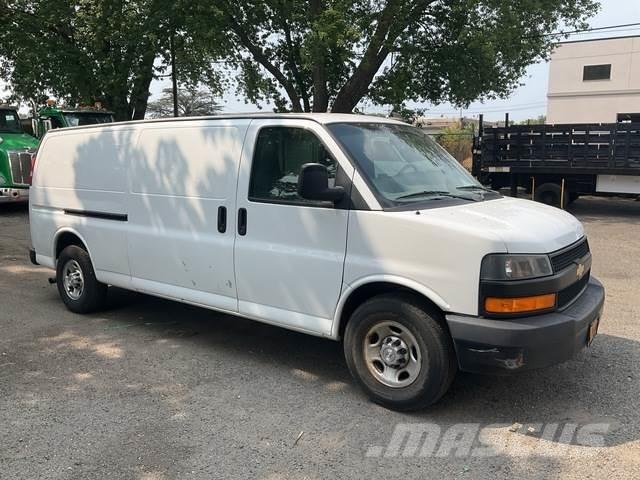 Chevrolet 3500 Изотермический фургон