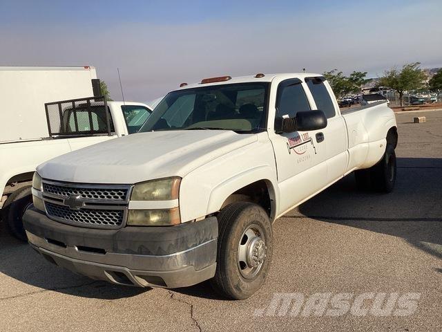 Chevrolet 3500 Бортовые фургоны