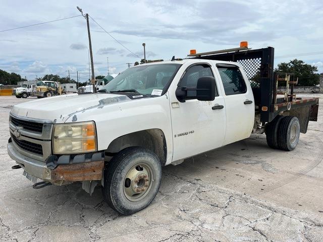 Chevrolet 3500 Бортовые фургоны