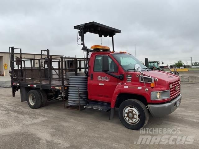 Chevrolet 5500 Грузовики-платформы/боковая разгрузка
