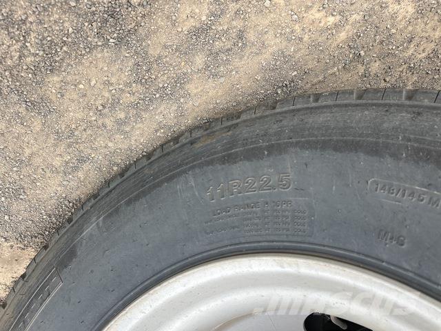 CIMC  Прицепы-платформы/боковая разгрузка