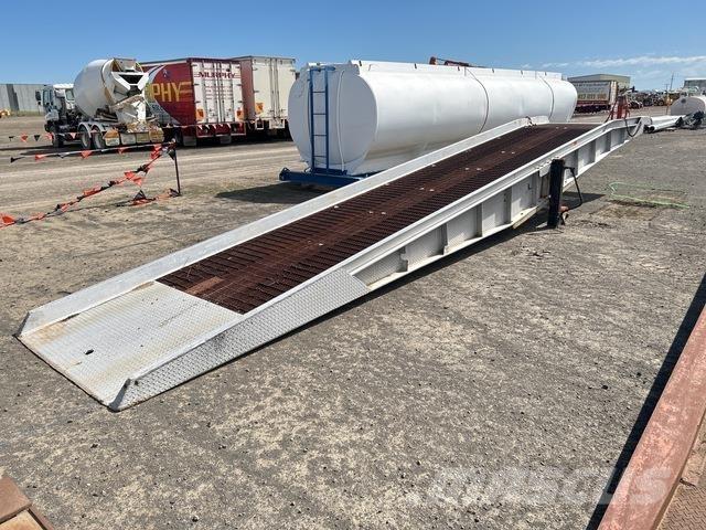  Container Ramp Строительная техника - Другие