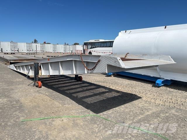  Container Ramp Строительная техника - Другие