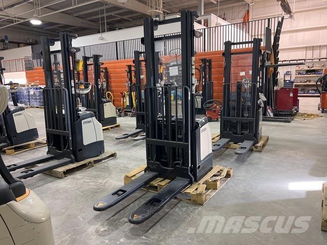 Crown ES 4000 Самоходные электроштабелёры