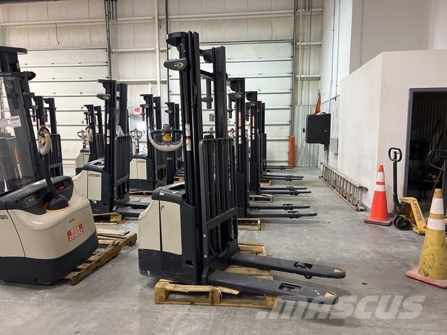 Crown ES 4000 Самоходные электроштабелёры