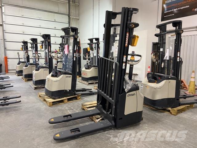 Crown ES 4000 Самоходные электроштабелёры