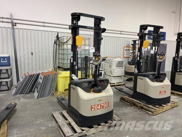 Crown ES 4000 Самоходные электроштабелёры