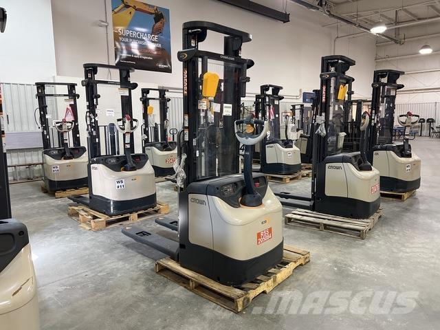 Crown ES 4000 Самоходные электроштабелёры