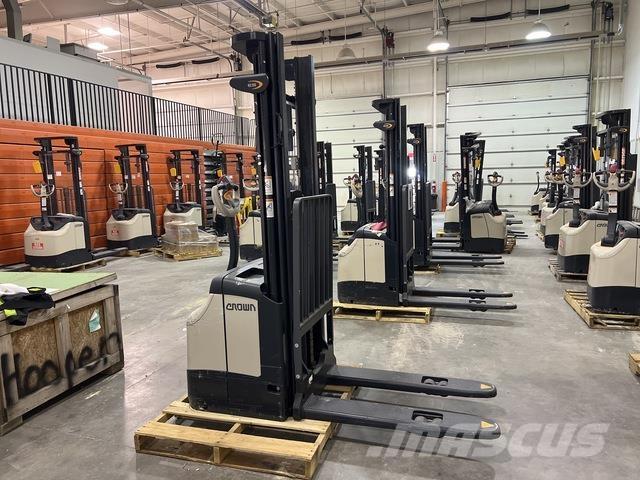 Crown ES 4000 Самоходные электроштабелёры