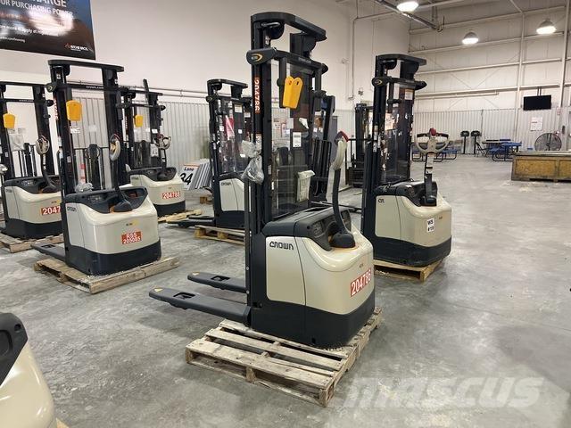 Crown ES 4000 Самоходные электроштабелёры