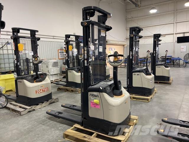 Crown ES 4000 Самоходные электроштабелёры